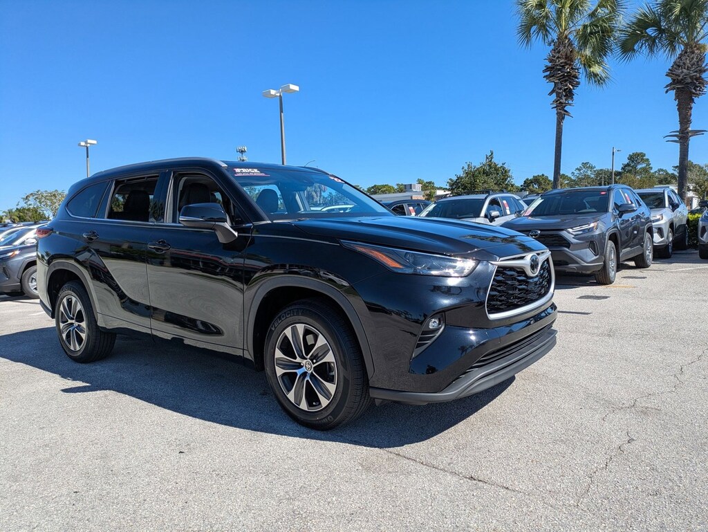 Used 2022 Toyota Highlander XLE SUV