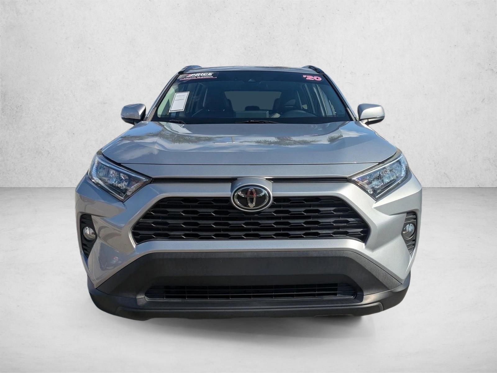 2020 Toyota RAV4 XLE Premium photo 2