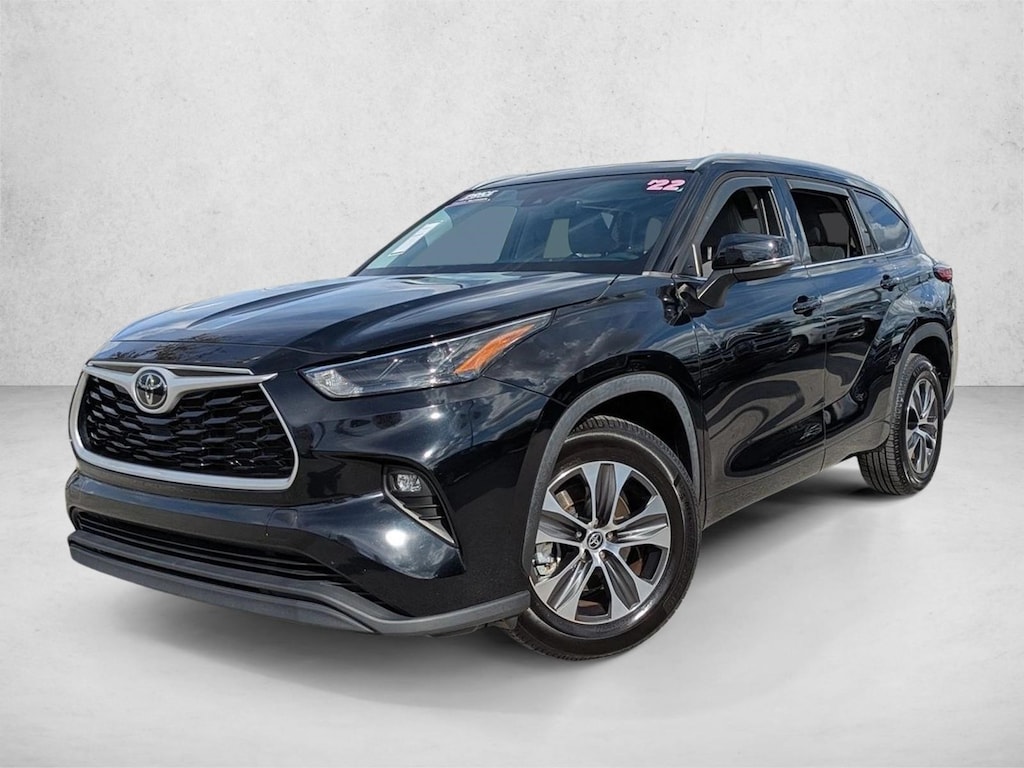 Used 2022 Toyota Highlander XLE SUV