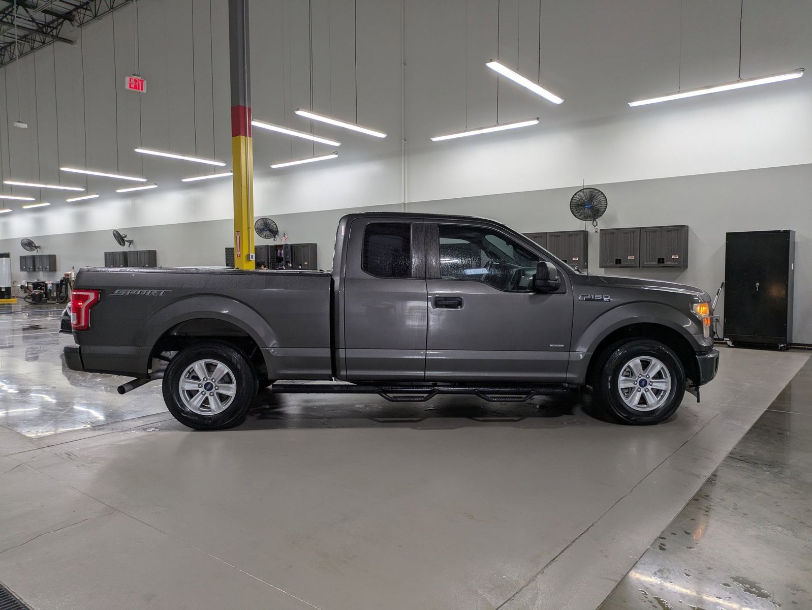 2017 Ford F-150 XL photo 4