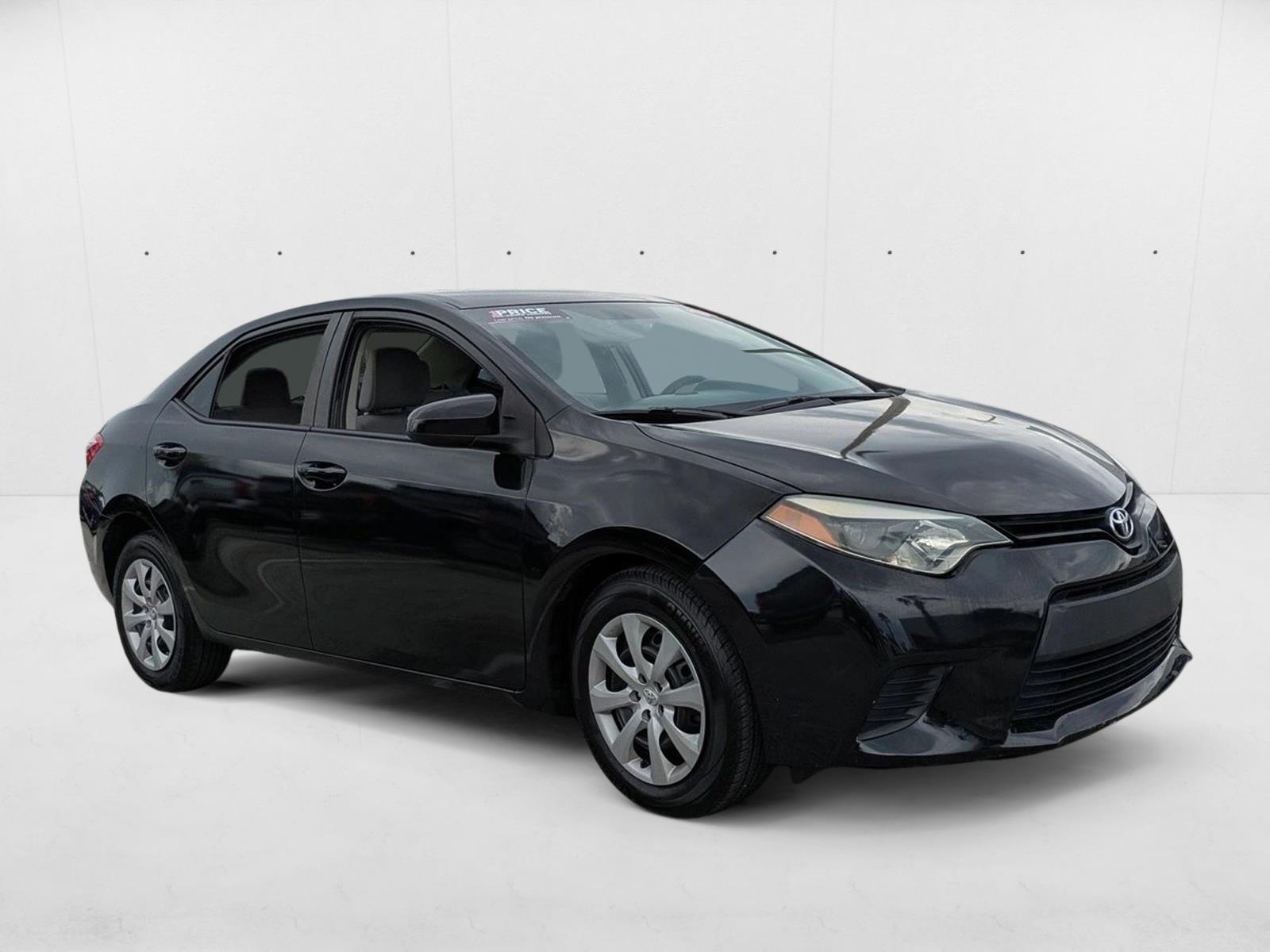 2014 Toyota Corolla LE photo 2
