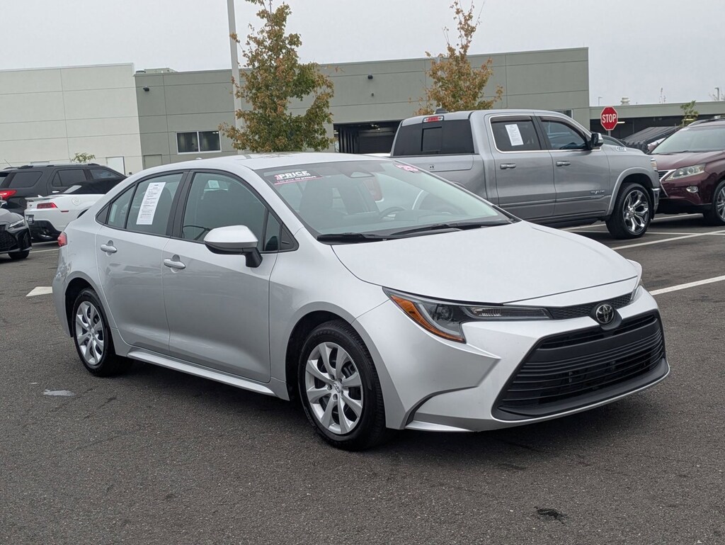 Used 2025 Toyota Corolla LE Sedan