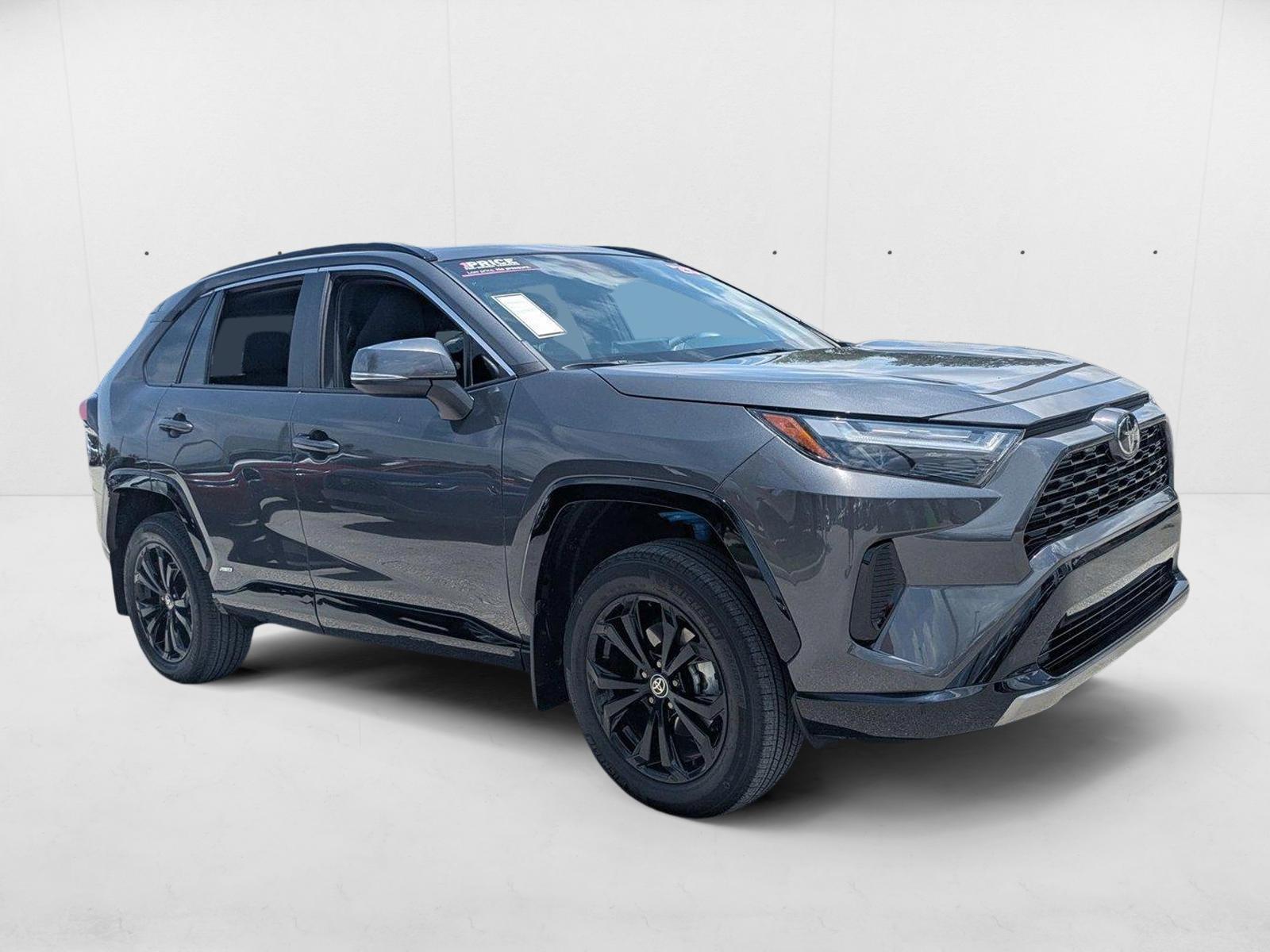 2025 Toyota RAV4 Hybrid SE photo 2