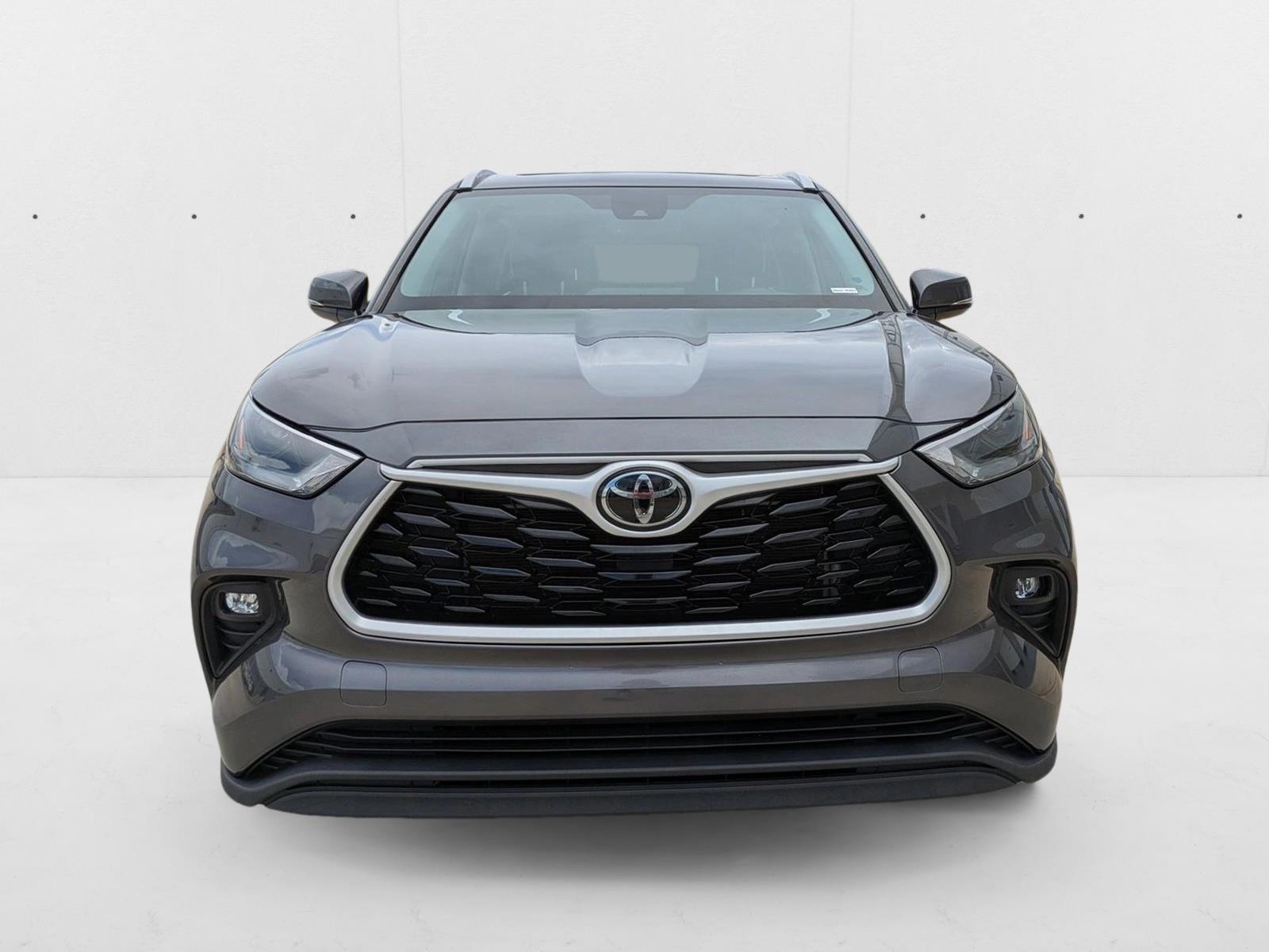2022 Toyota Highlander XLE photo 2