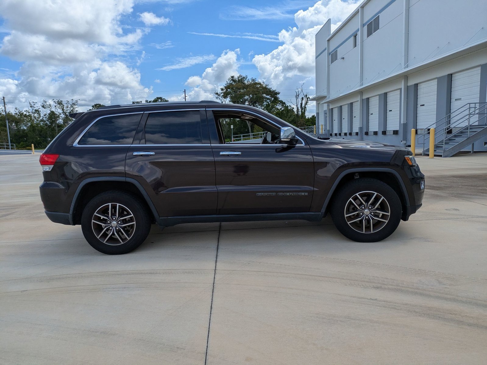 2017 Jeep Grand Cherokee Limited photo 4