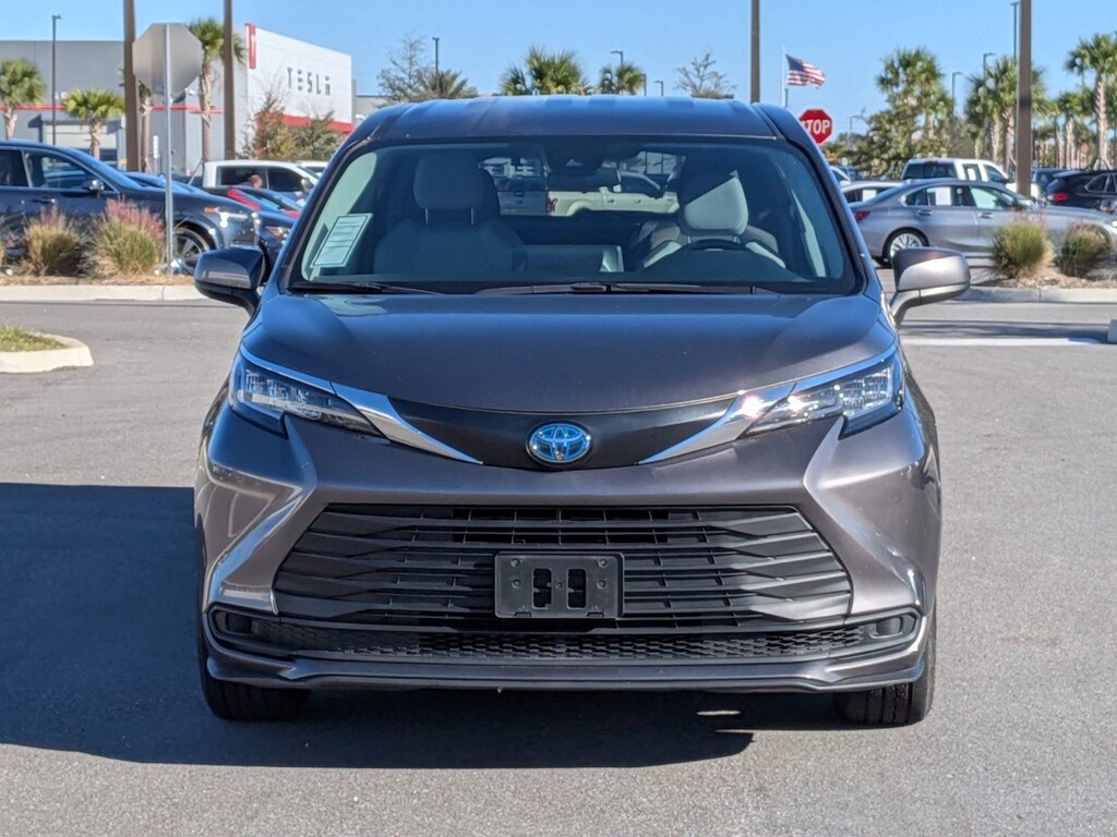 Used 2023 Toyota Sienna LE 8 Passenger Van Passenger Van