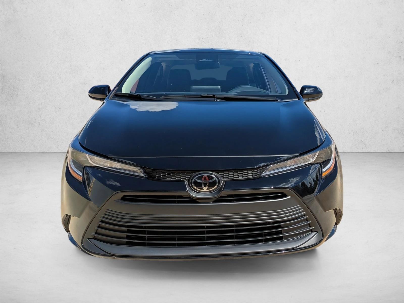 2025 Toyota Corolla LE photo 2