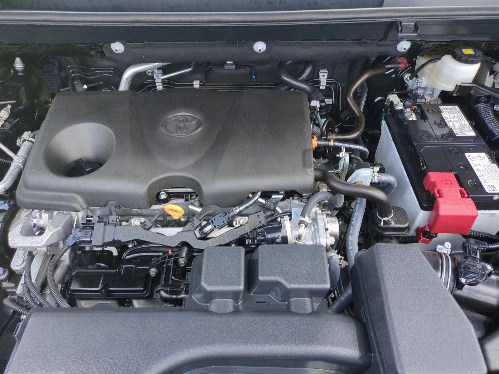2025 Toyota RAV4 XLE - Photo 23