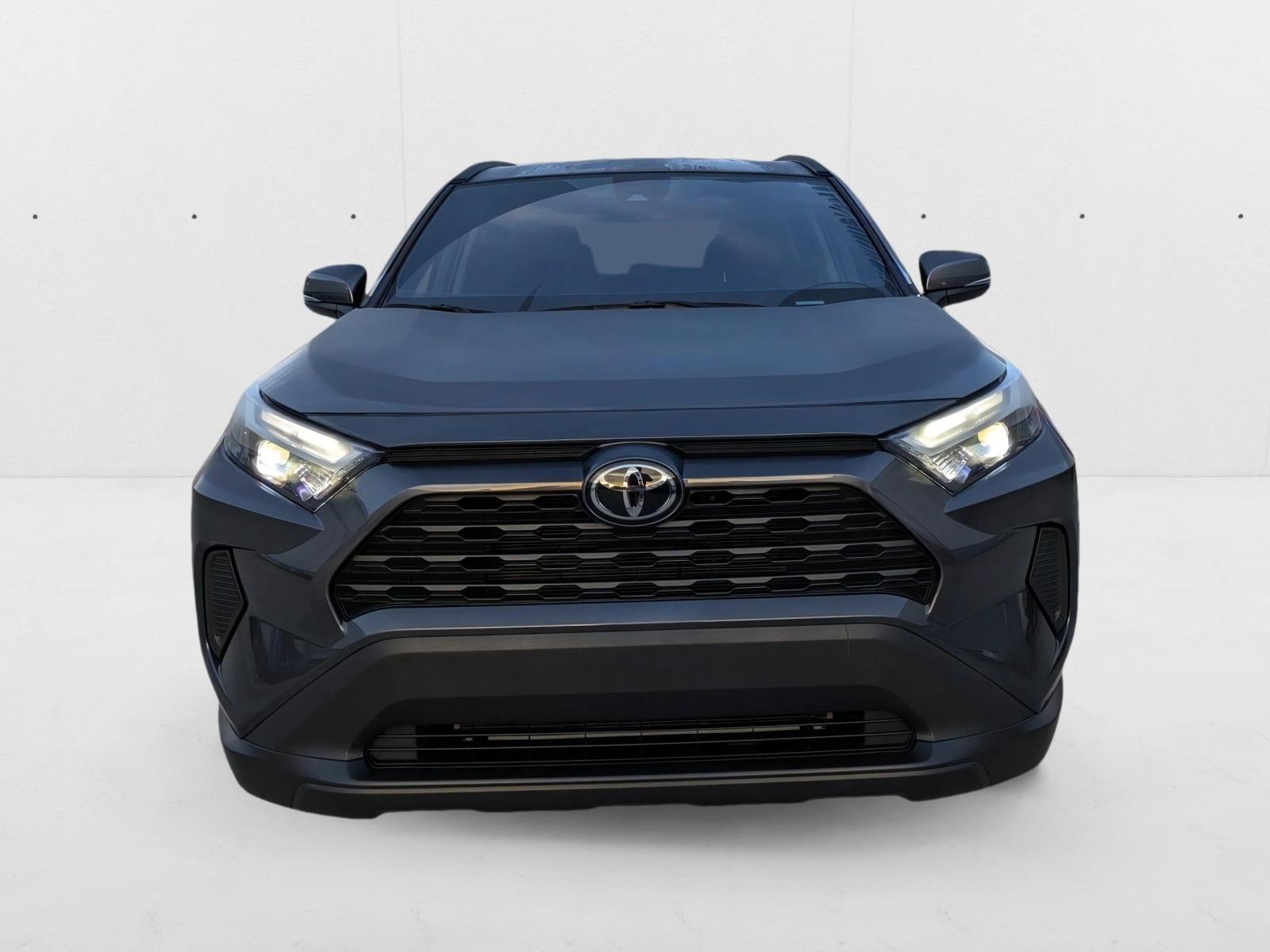 2024 Toyota RAV4 XLE photo 2