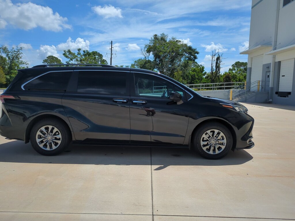 Used 2024 Toyota Sienna XLE 8 Passenger Van Passenger Van