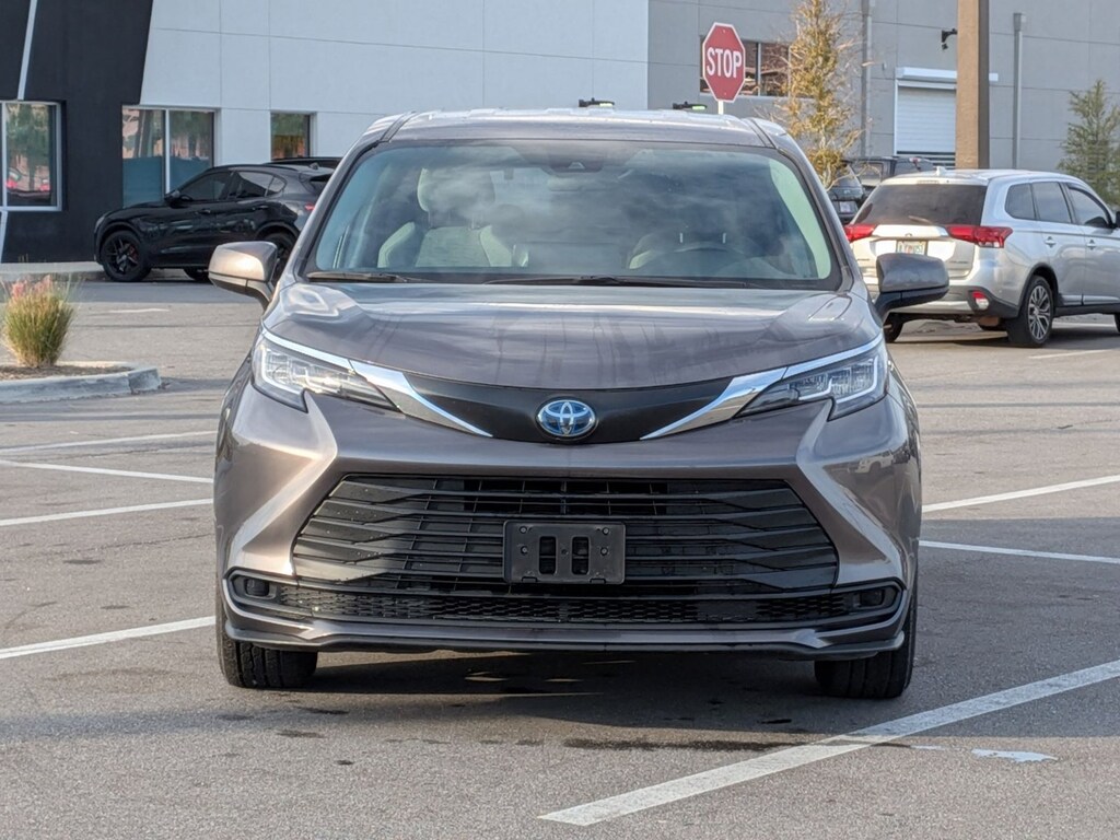 Used 2023 Toyota Sienna LE 8 Passenger Van Passenger Van