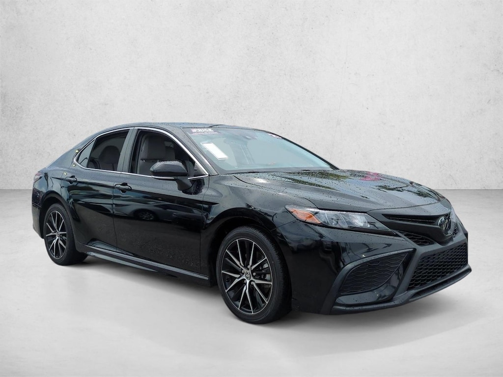Used 2023 Toyota Camry SE Sedan