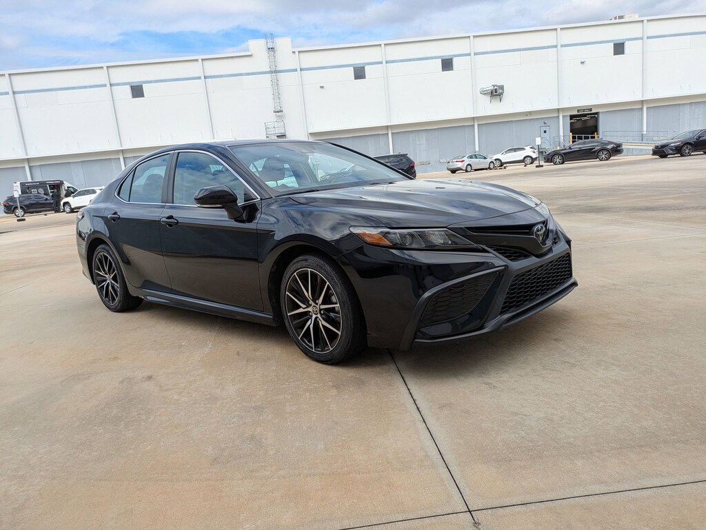 Used 2023 Toyota Camry SE Sedan