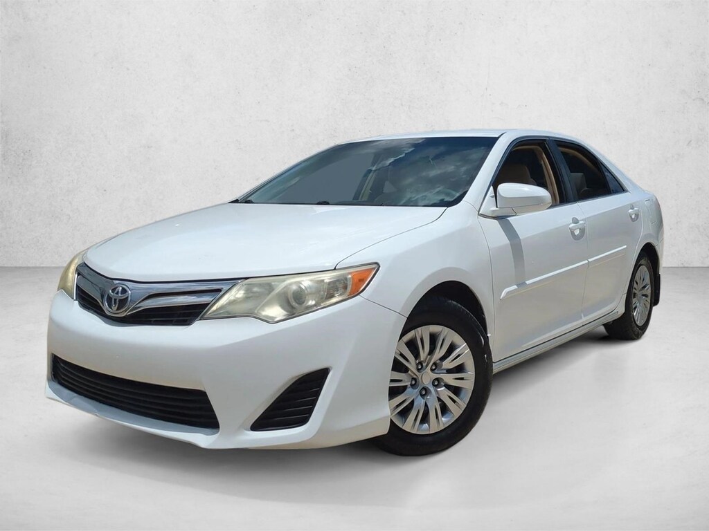 Used 2014 Toyota Camry LE Sedan