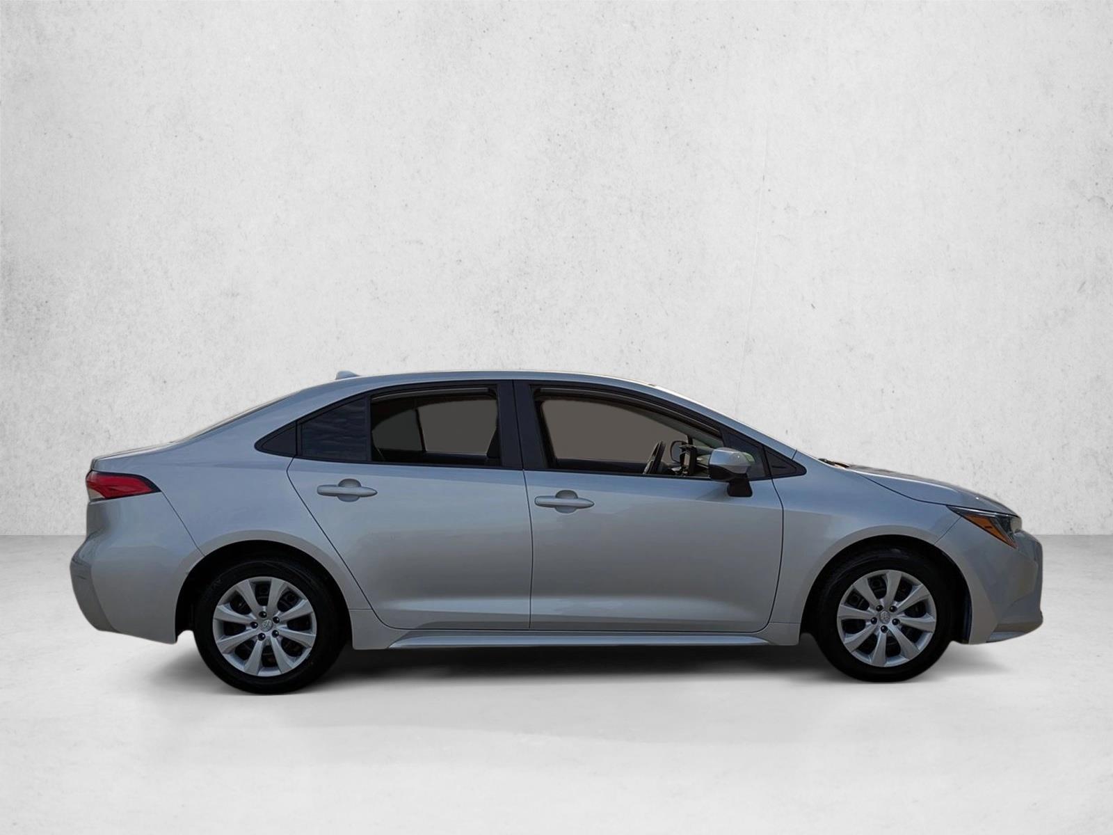 2023 Toyota Corolla LE photo 4