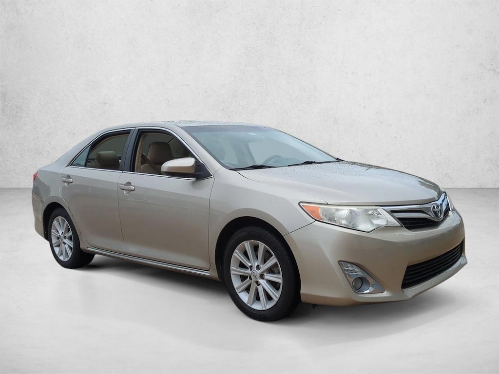 Used 2014 Toyota Camry XLE Sedan