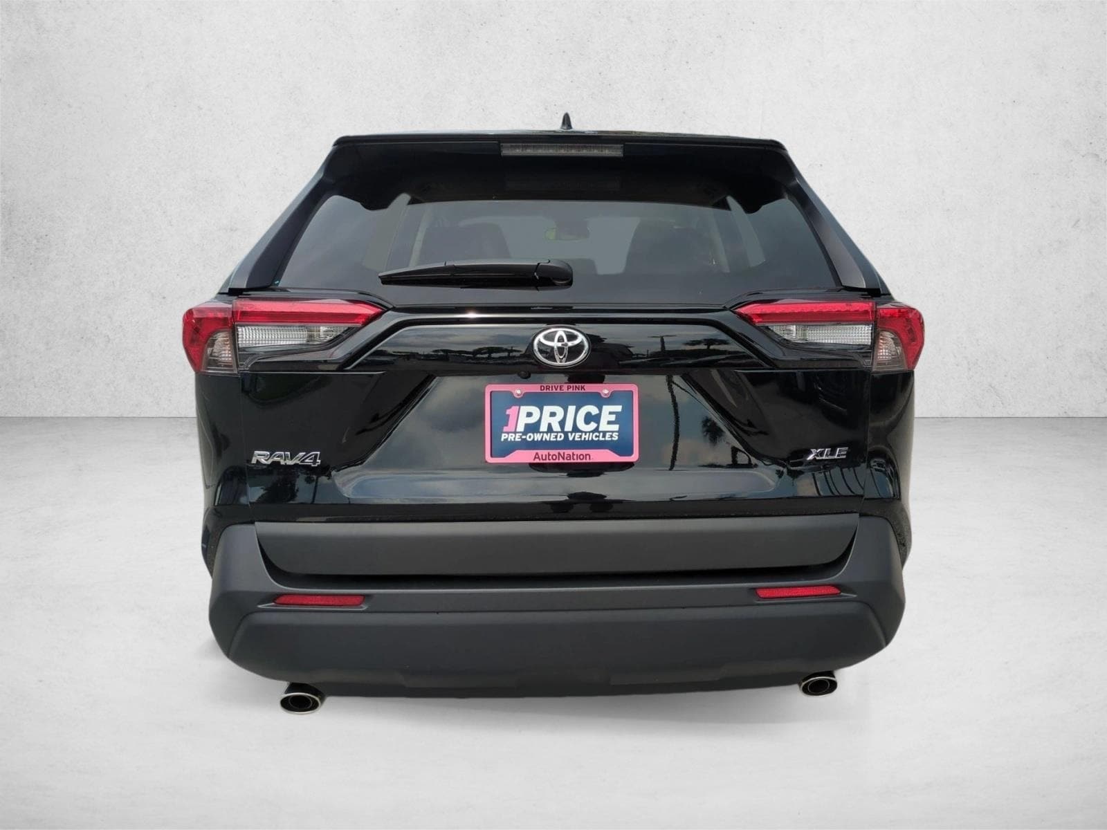 2025 Toyota RAV4 XLE - Photo 7
