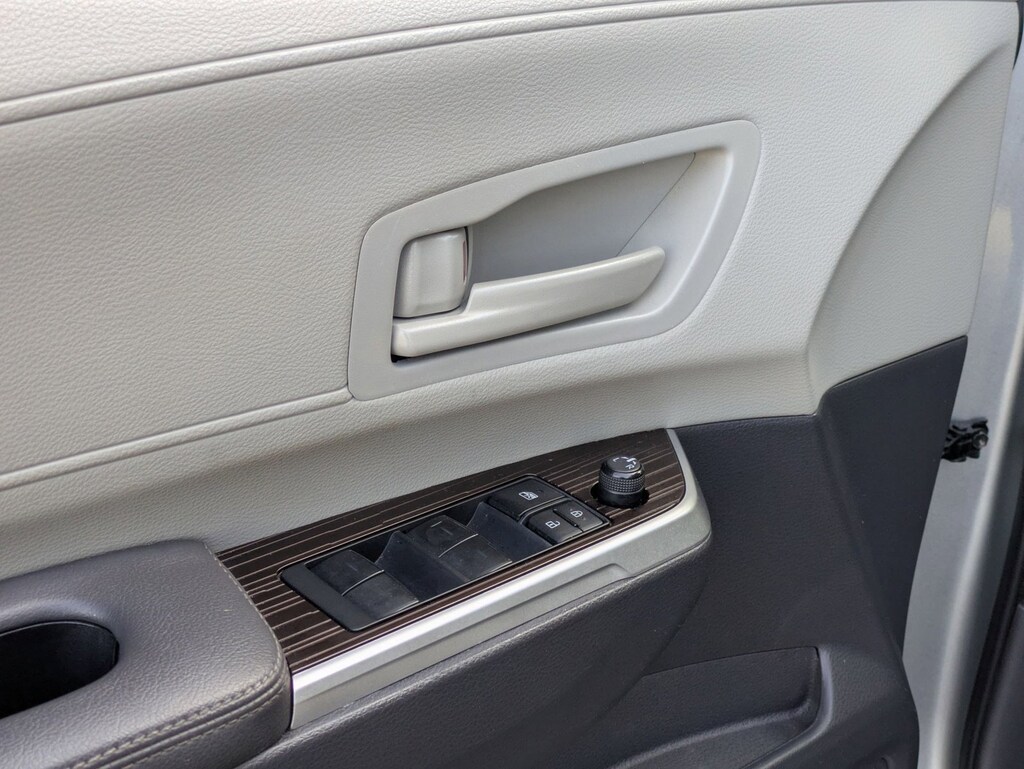 Used 2023 Toyota Sienna LE 8 Passenger Van Passenger Van