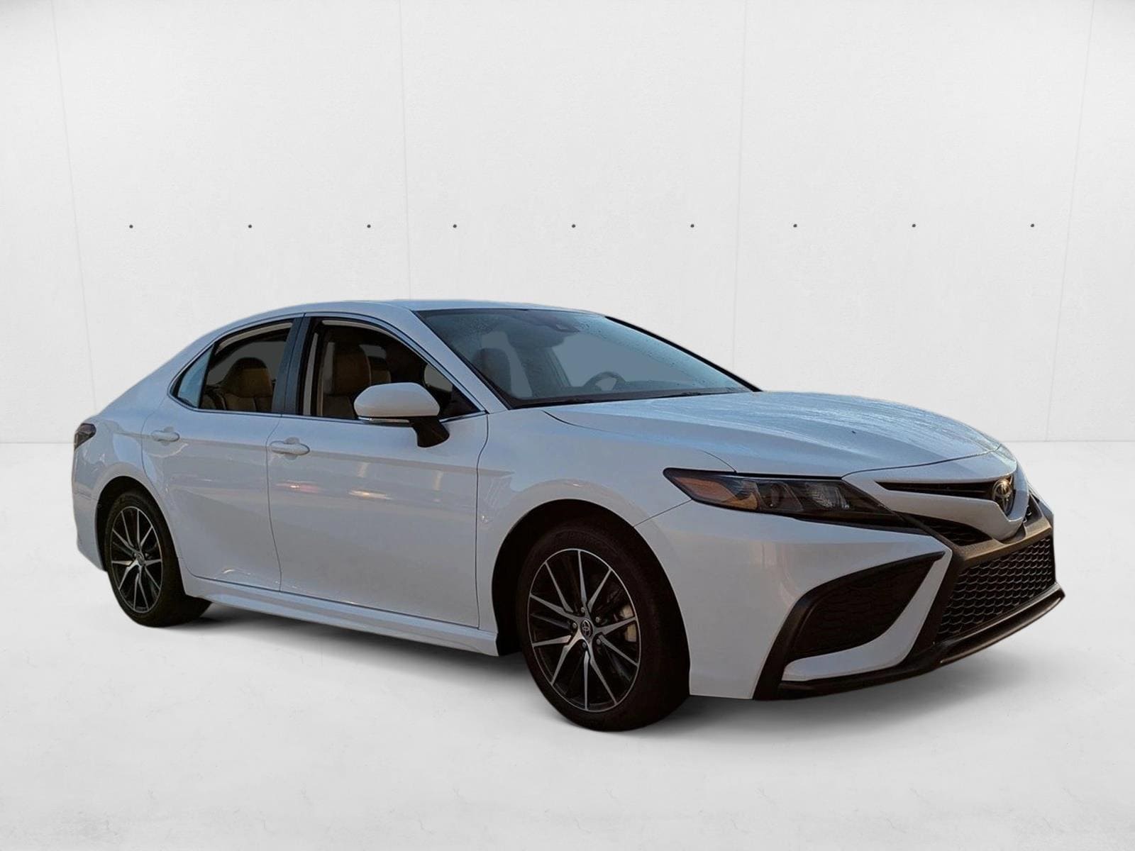2024 Toyota Camry SE photo 3