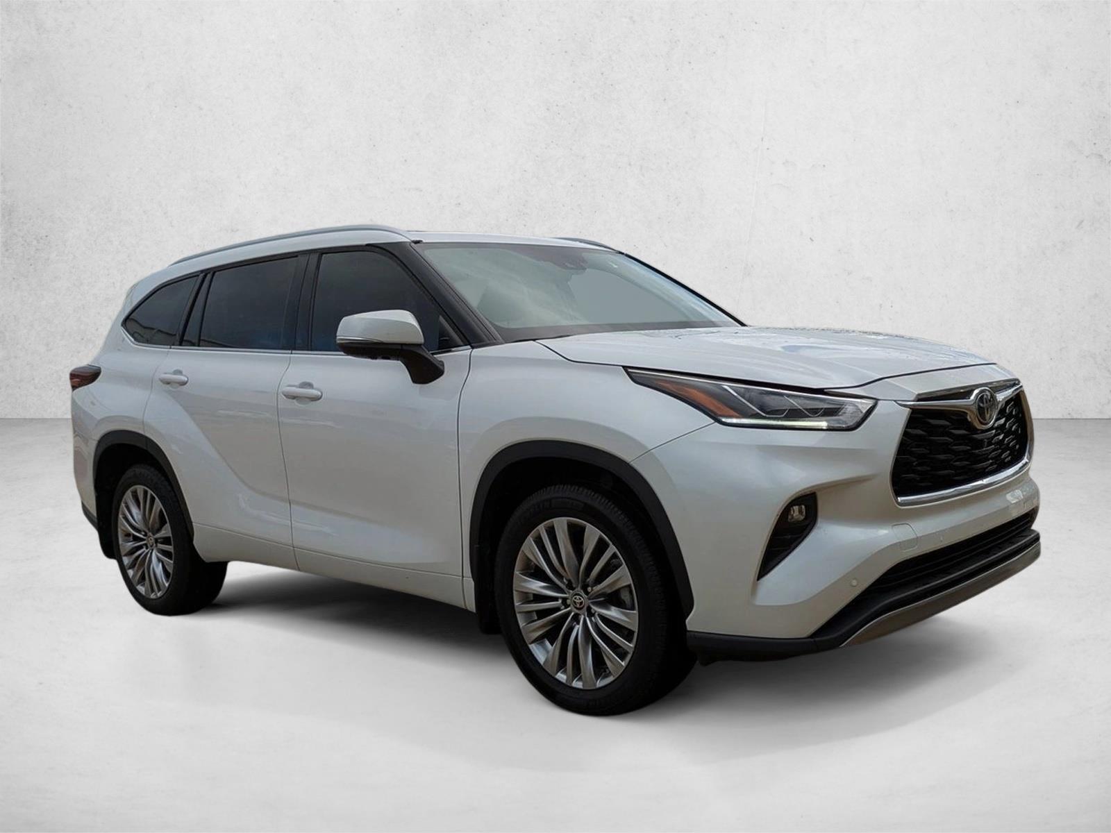 2024 Toyota Highlander Platinum photo 3