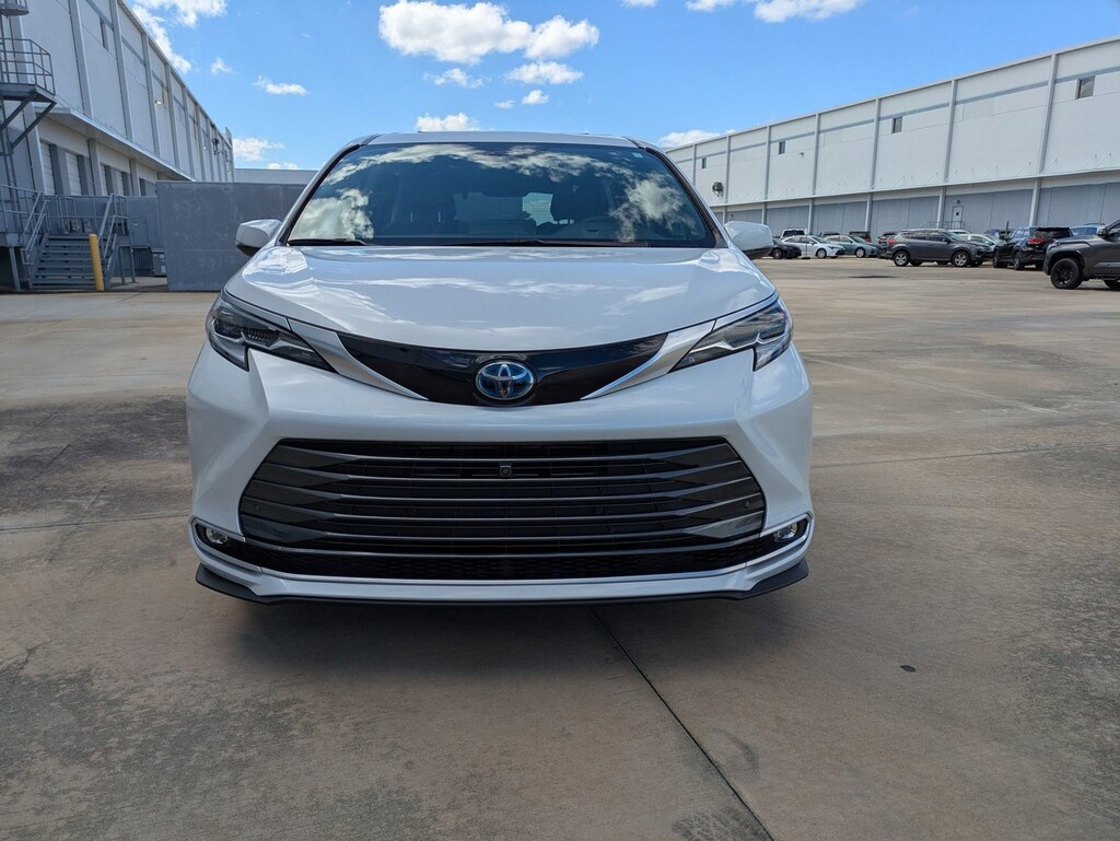 Certified 2023 Toyota Sienna Platinum 7 Passenger Van Passenger Van