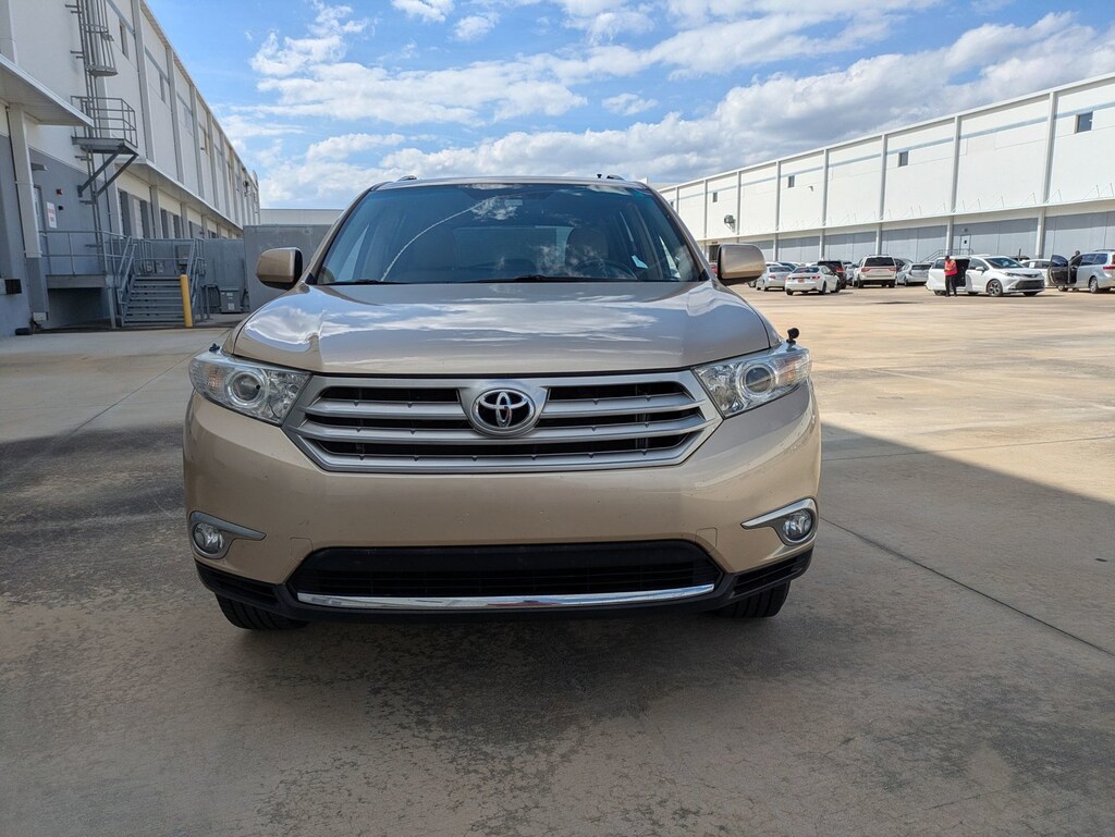 Used 2013 Toyota Highlander Plus V6 SUV