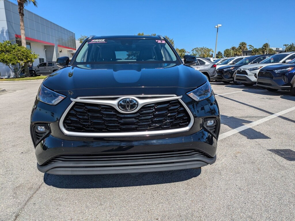 Used 2022 Toyota Highlander XLE SUV
