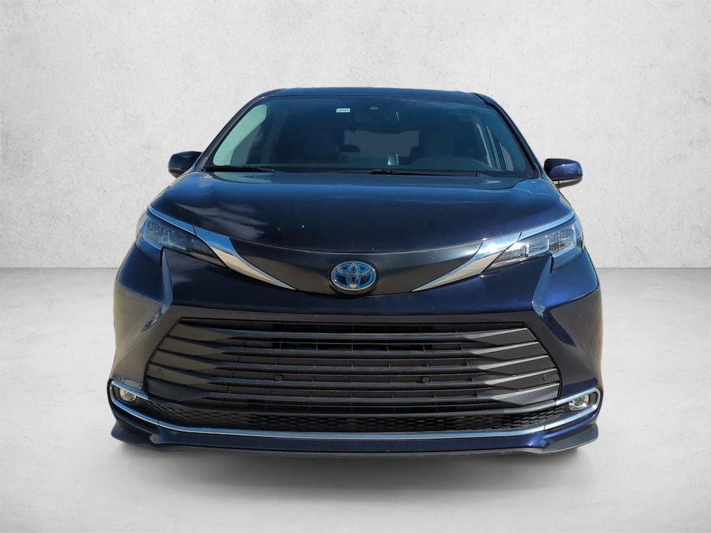 Certified 2023 Toyota Sienna XLE 7 Passenger Van Passenger Van