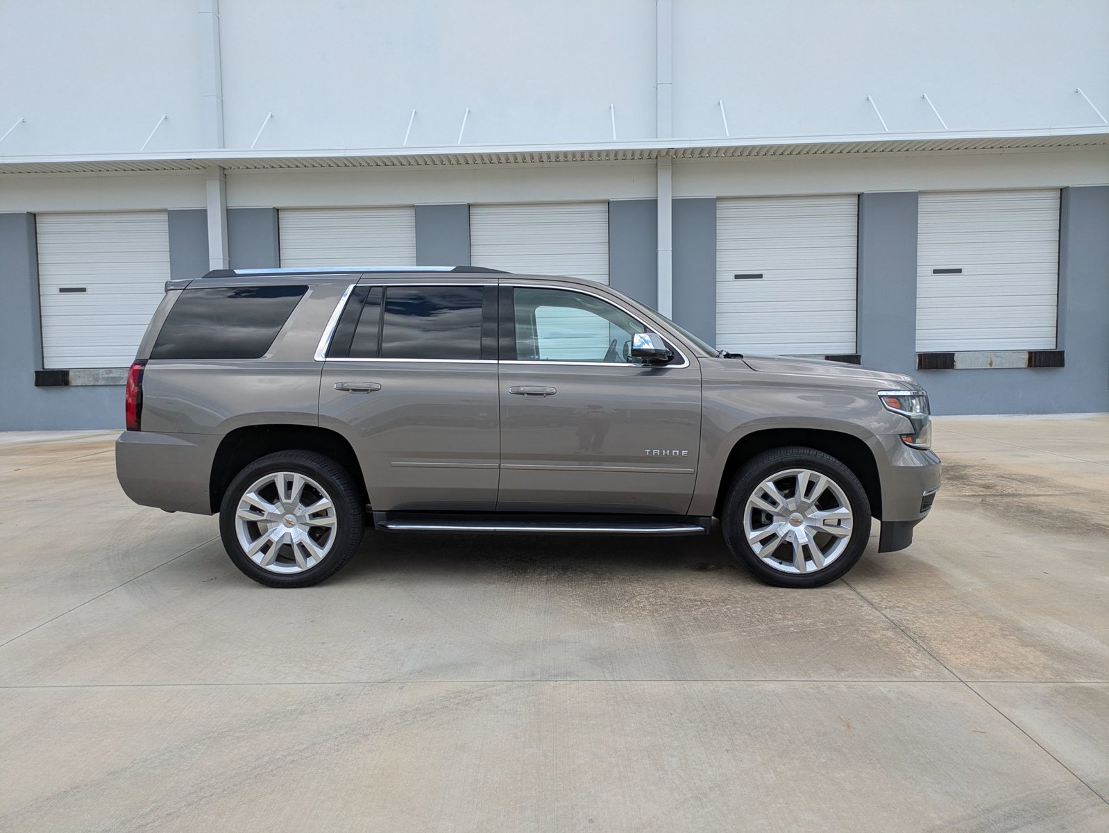 2018 Chevrolet Tahoe Premier photo 3