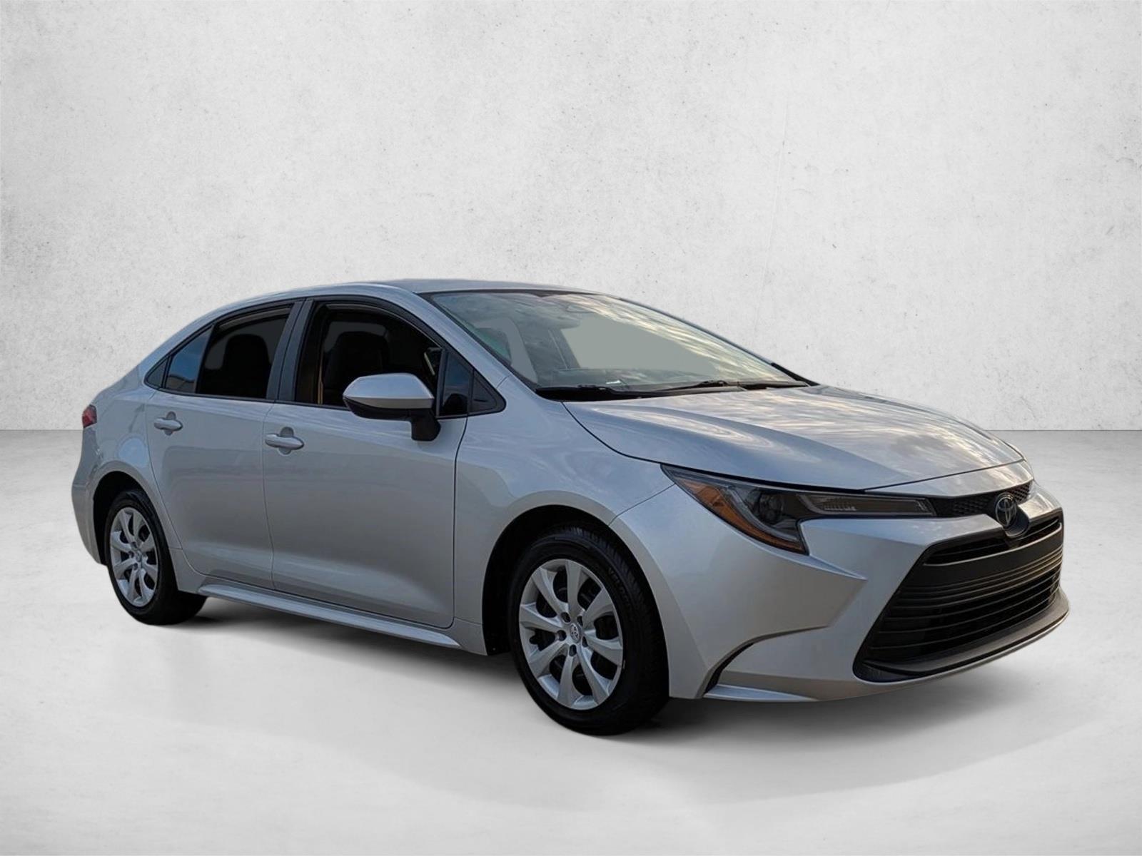 2023 Toyota Corolla LE photo 3