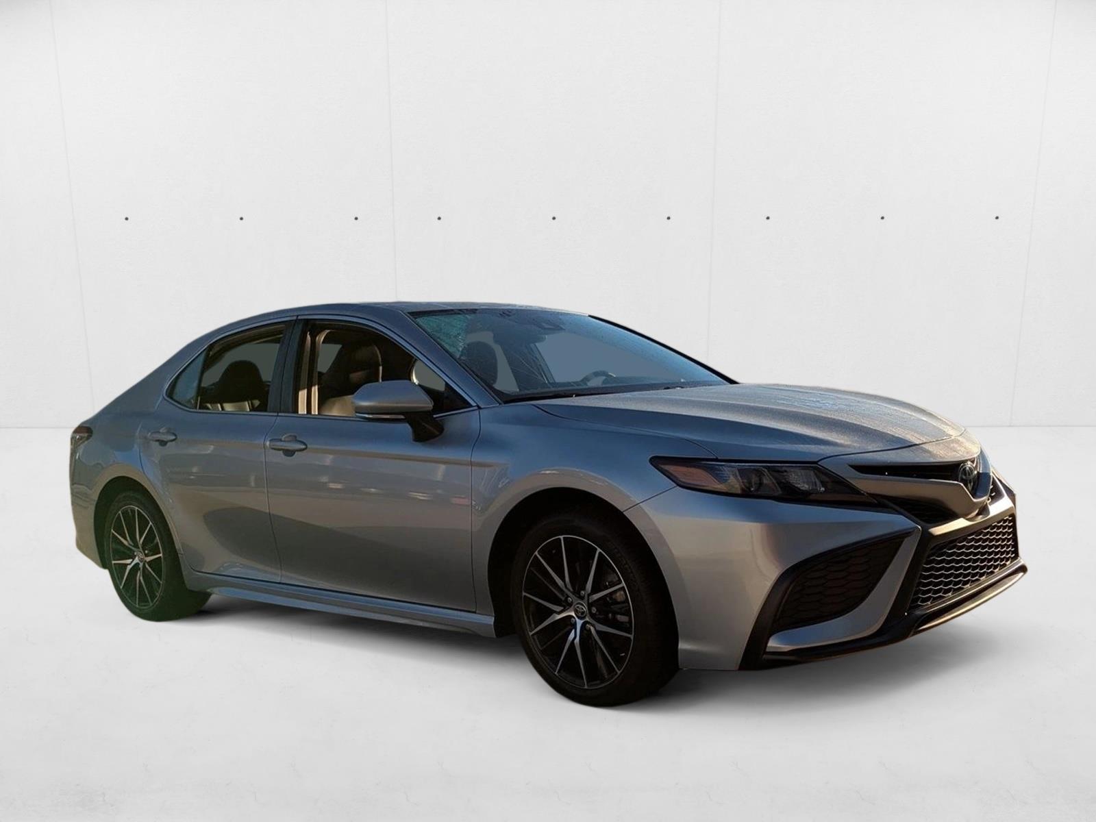 2024 Toyota Camry SE photo 3
