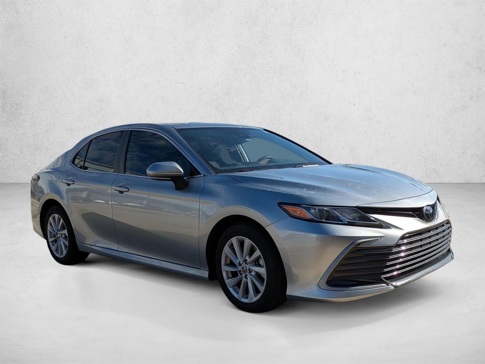 2023 Toyota Camry LE photo 3