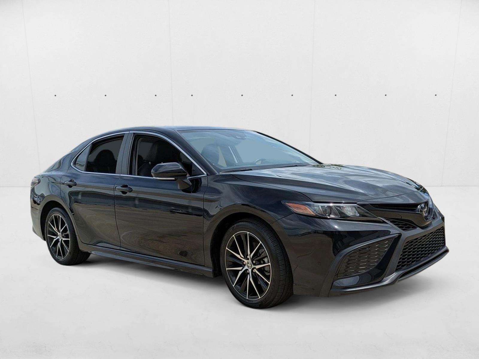 2024 Toyota Camry SE photo 3