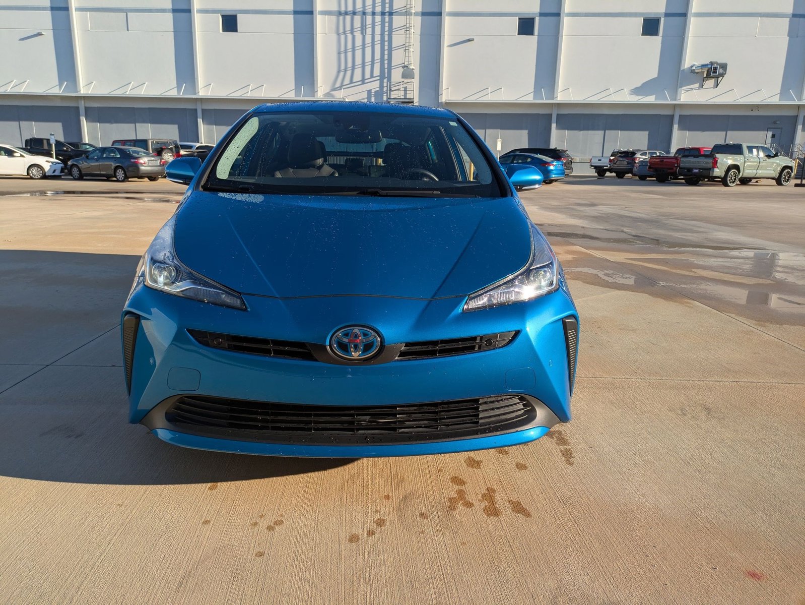 2020 Toyota Prius XLE photo 2