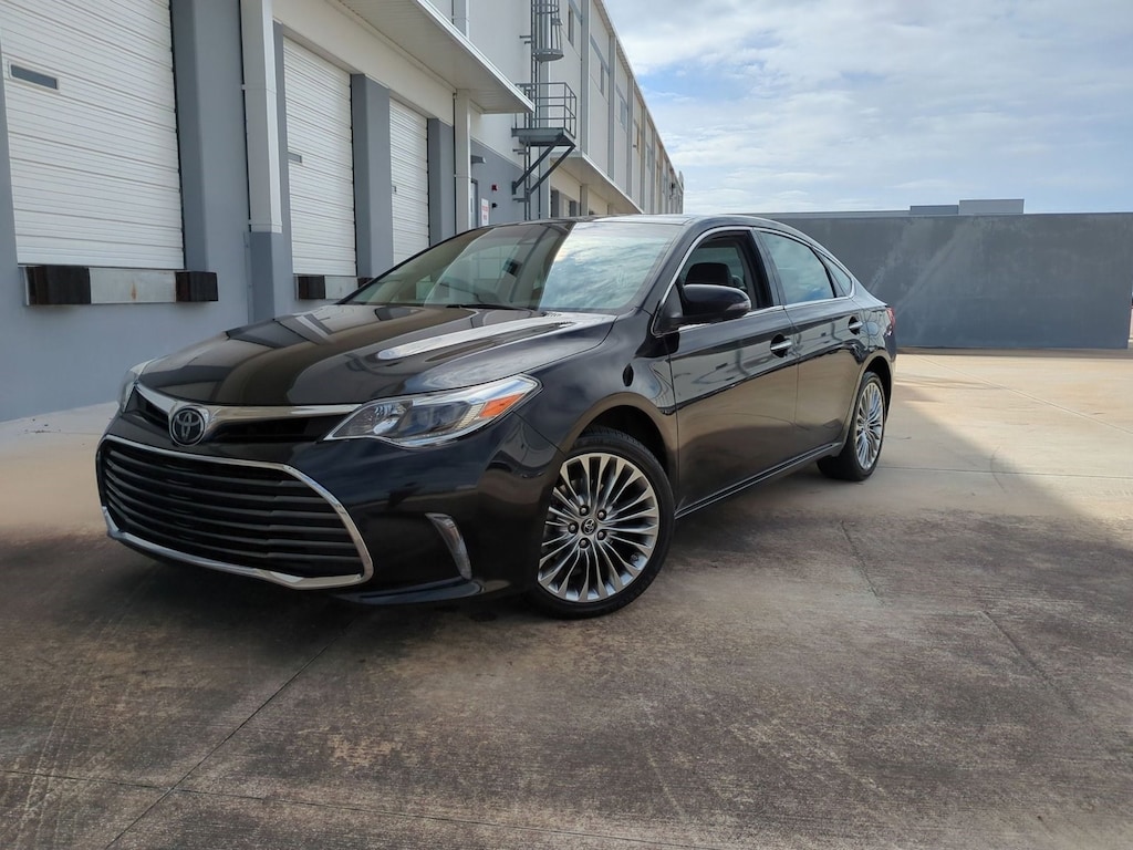 Used 2017 Toyota Avalon Limited Sedan