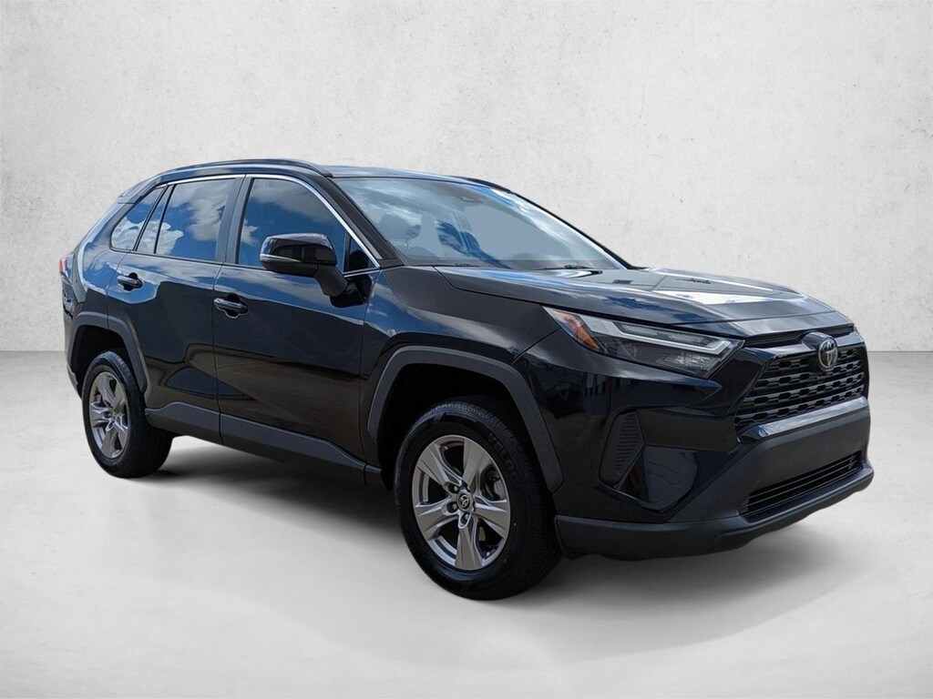 Used 2022 Toyota RAV4 XLE SUV