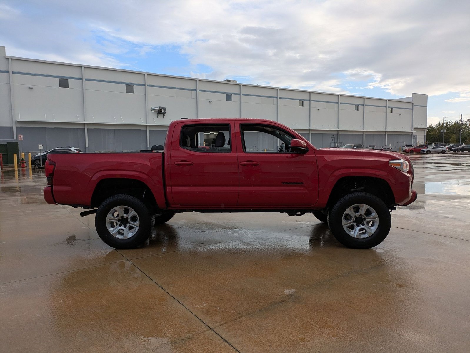 2023 Toyota Tacoma SR V6 photo 4