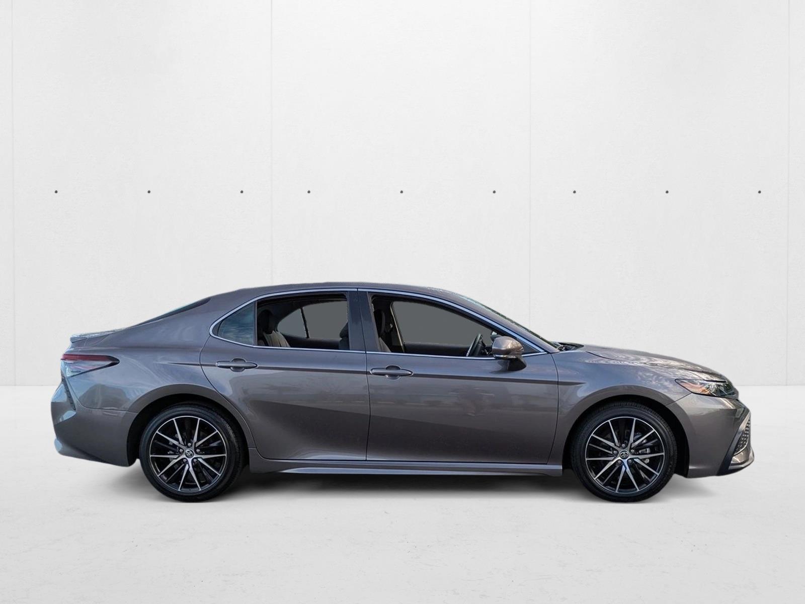 2024 Toyota Camry SE photo 4
