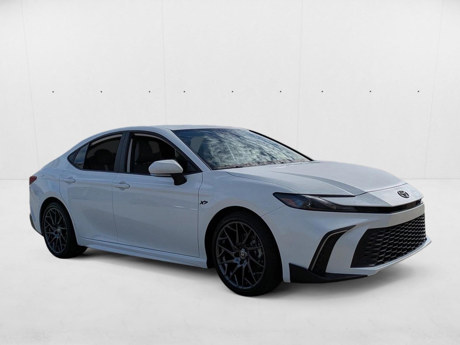 2025 Toyota Camry SE photo 3
