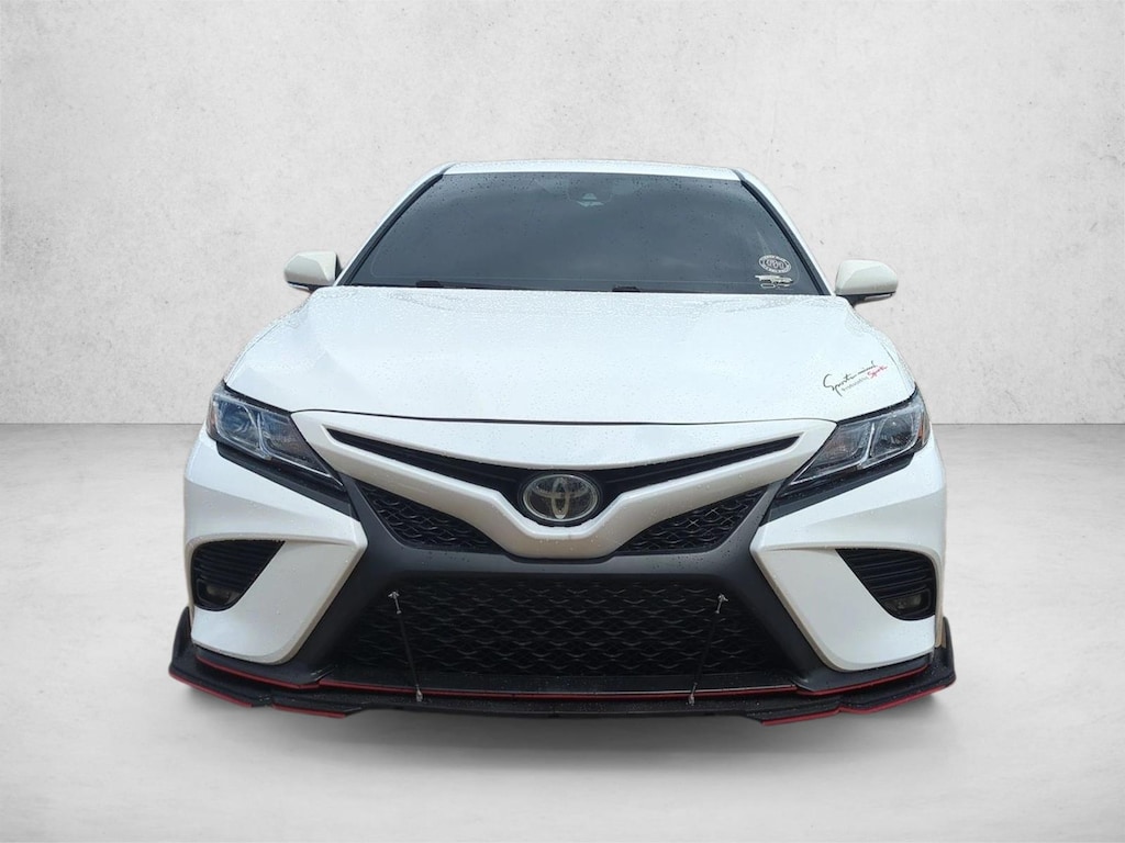 Used 2020 Toyota Camry SE Sedan