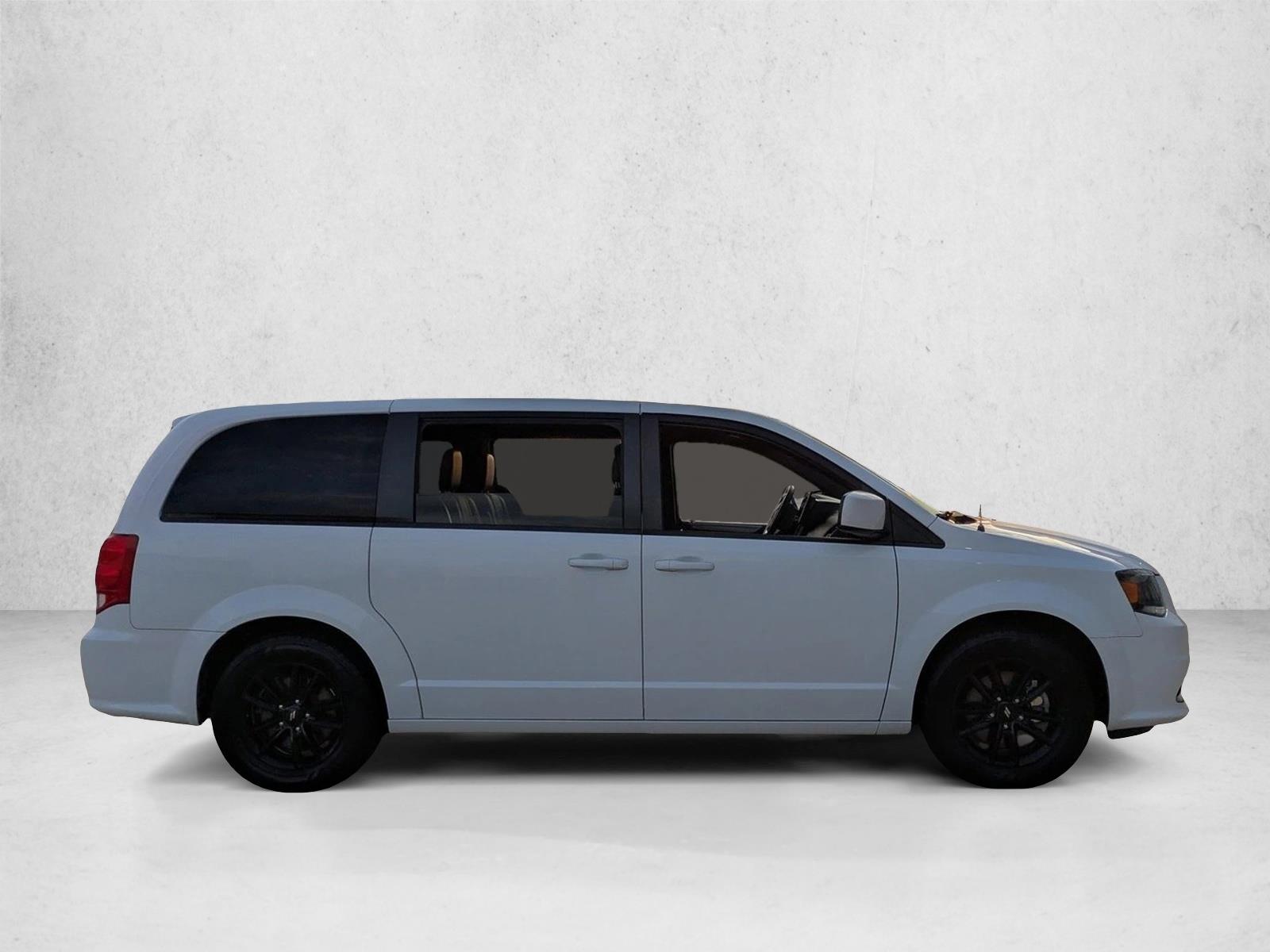 2020 Dodge Grand Caravan GT photo 4