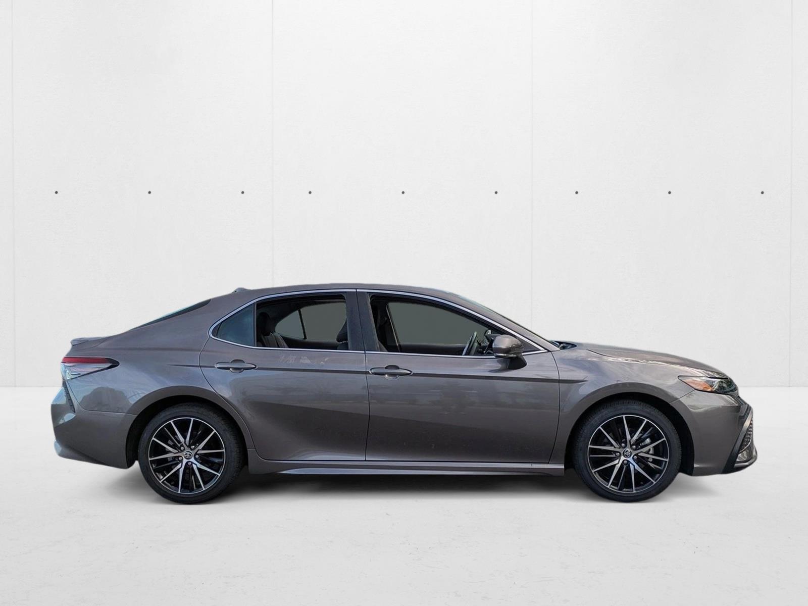 2024 Toyota Camry SE photo 4