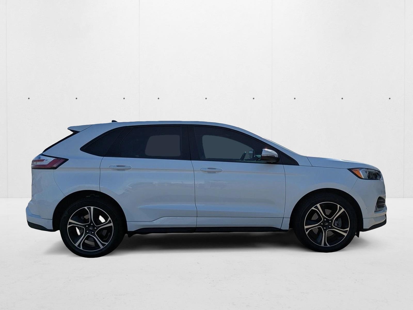 2020 Ford Edge ST photo 3