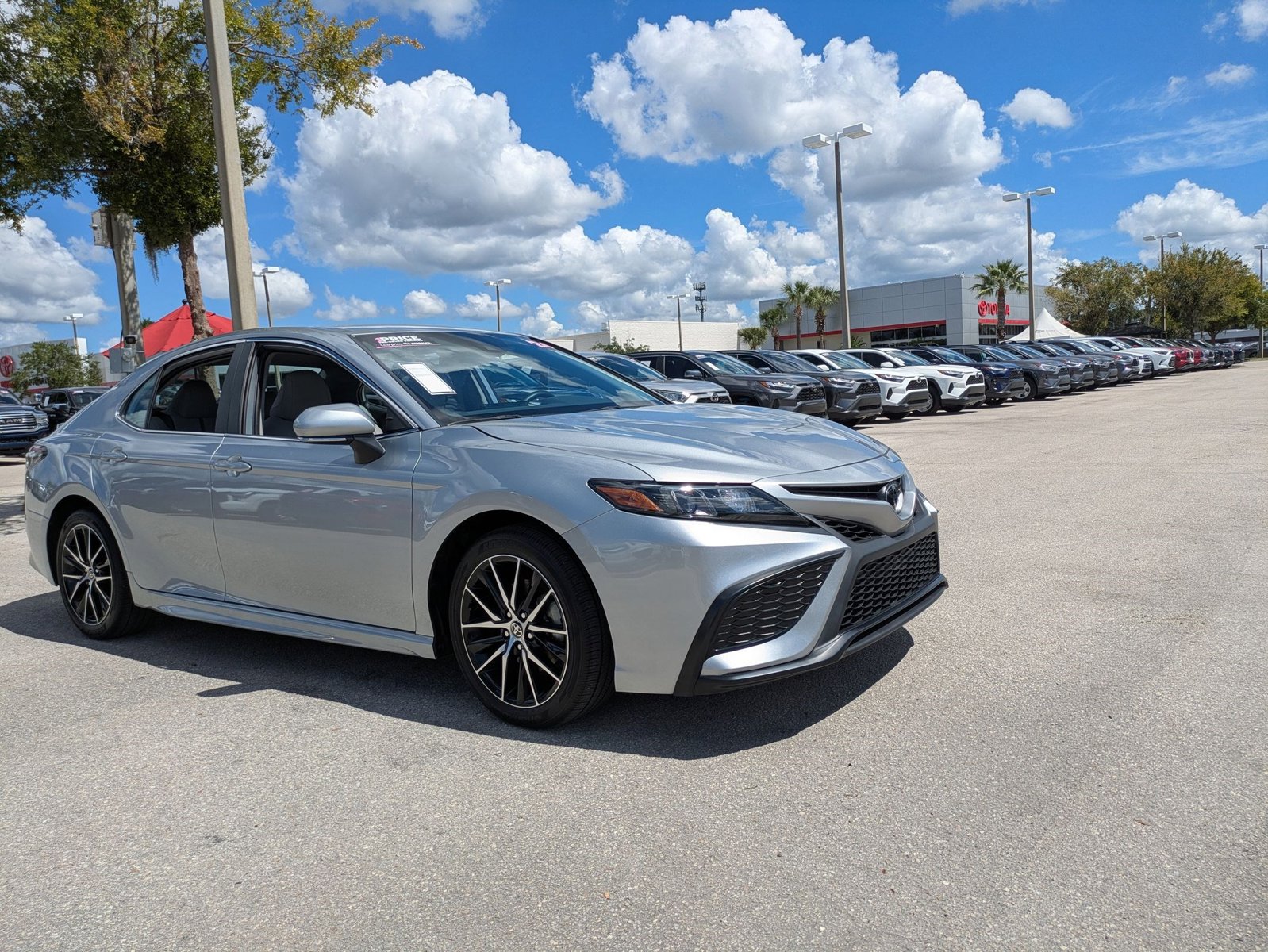 2024 Toyota Camry SE photo 3