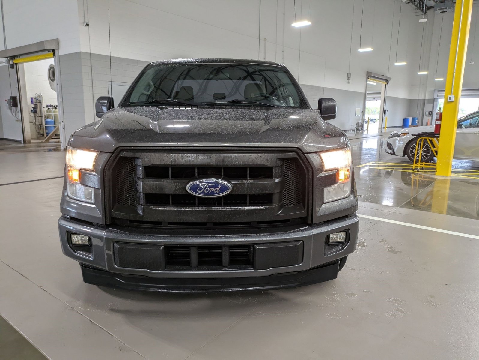2017 Ford F-150 XL photo 2