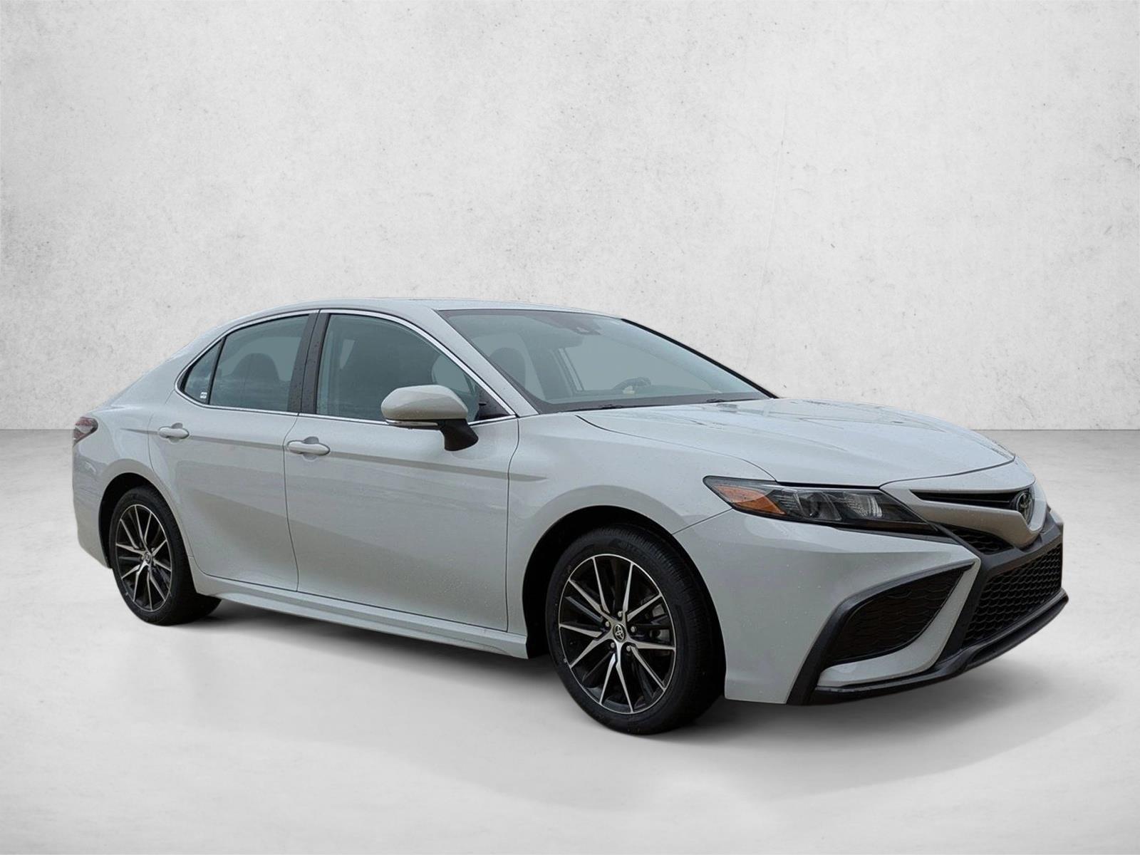 2024 Toyota Camry SE photo 3
