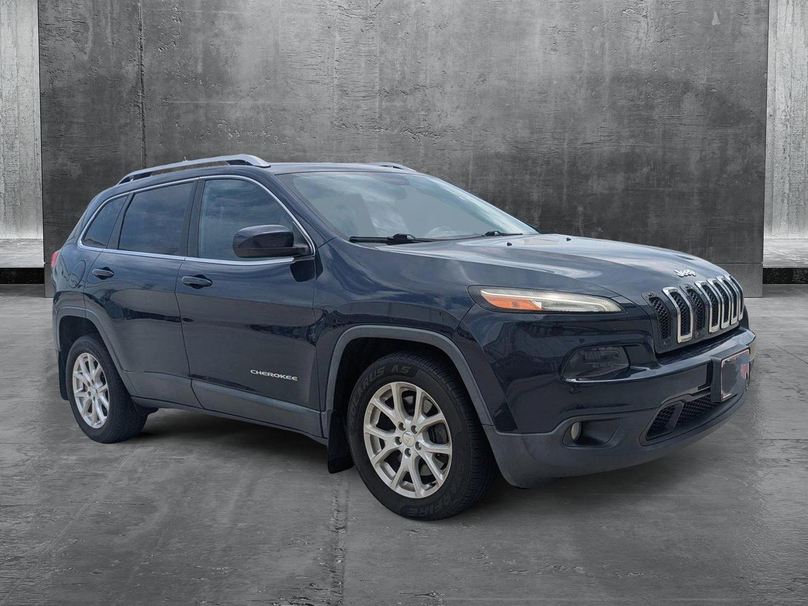 2015 Jeep Cherokee Latitude photo 3