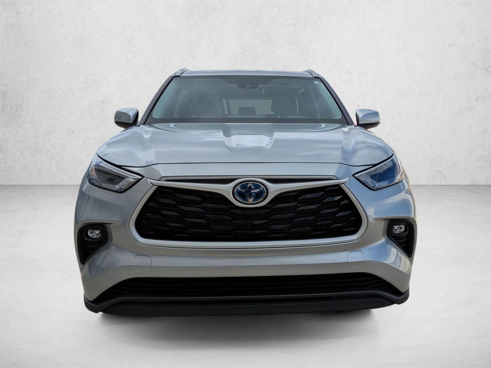 2024 Toyota Highlander Hybrid XLE photo 2