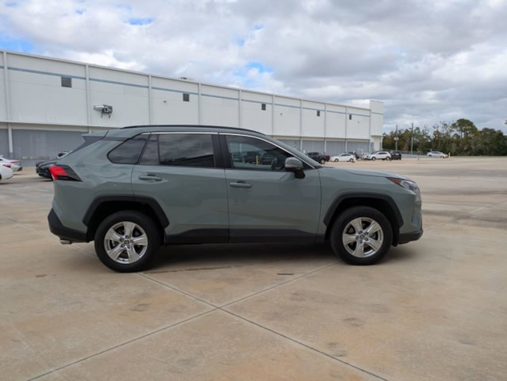 Used 2020 Toyota RAV4 XLE SUV