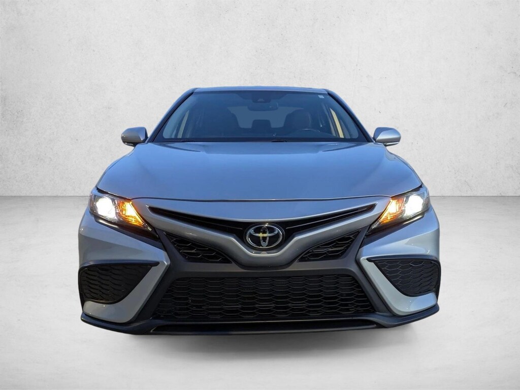 Used 2022 Toyota Camry SE Sedan